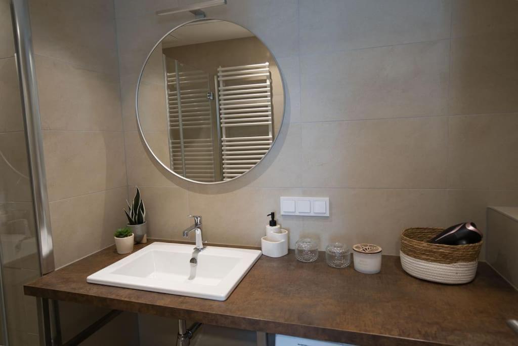 Modern Apartment Near Stadtpark Wina Bagian luar foto