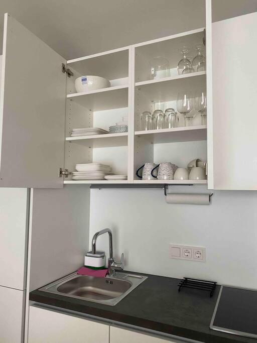 Modern Apartment Near Stadtpark Wina Bagian luar foto