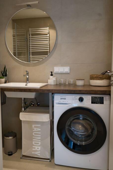 Modern Apartment Near Stadtpark Wina Bagian luar foto