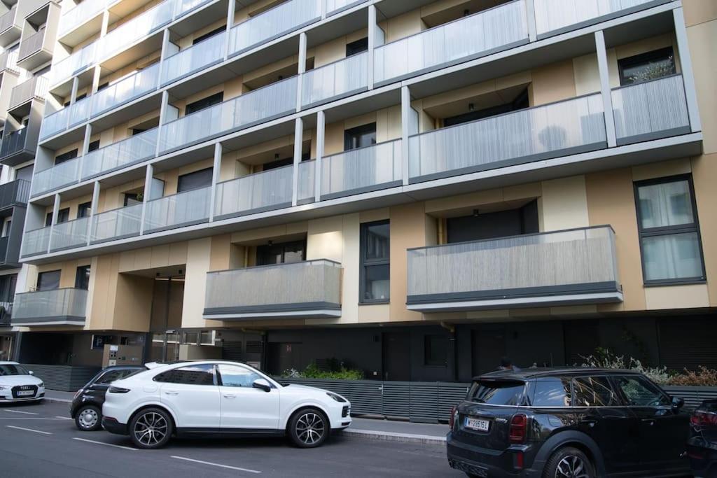 Modern Apartment Near Stadtpark Wina Bagian luar foto